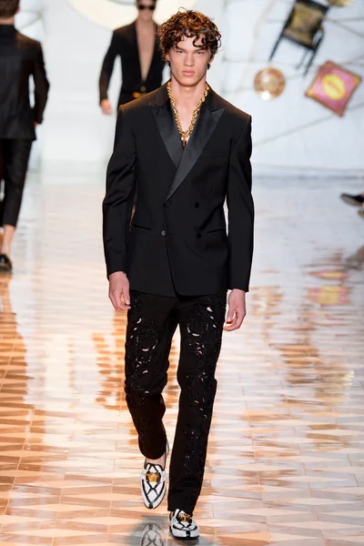 Look 47